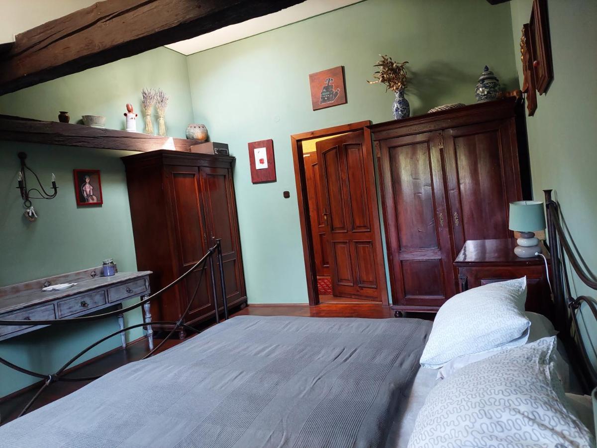 Apartment Vysehrad Praag Buitenkant foto